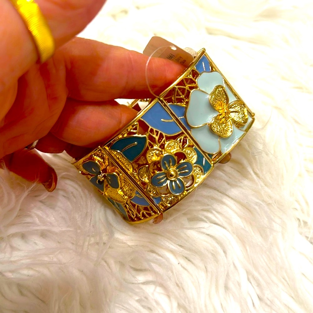 Gold colored bracelet and more beautiful green colors